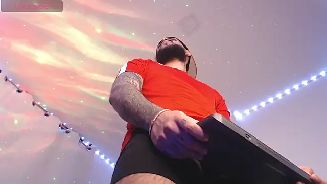 SantiagoHincapiie online show from March 24, 1:11 am