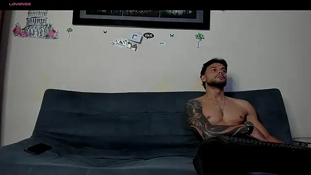 heteros hot  online show from August 5, 9:31 pm