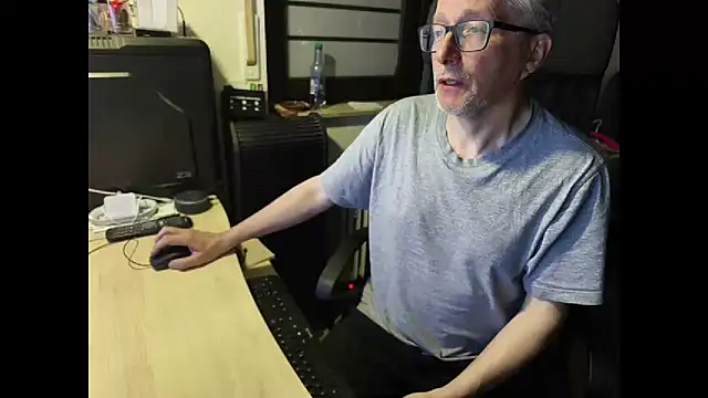 loenne1 online show from March 28, 9:48 pm