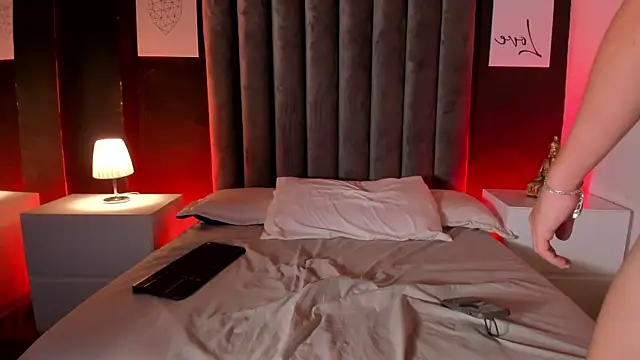 Isaac Grey online show from May 26, 7:54 pm