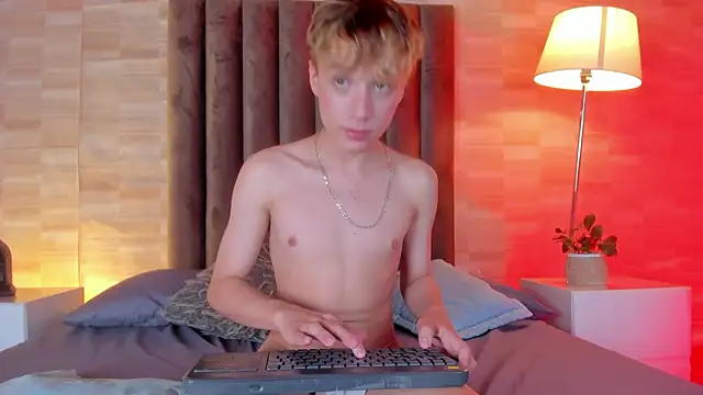 Isaac Grey online show from March 17, 7:27 pm