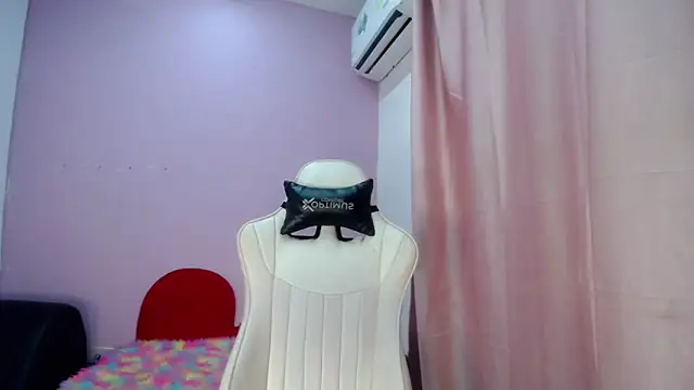 Larry craft online show from March 12, 9:00 pm