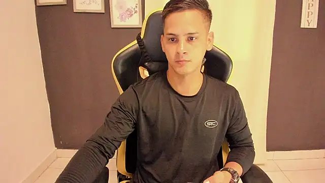 sexy andres01 online show from July 28, 1:43 pm
