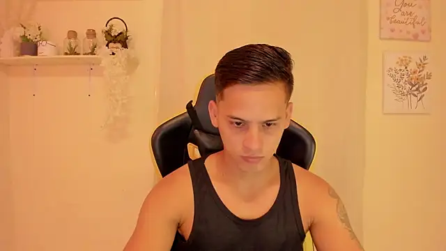 sexy andres01 online show from April 28, 2:00 pm