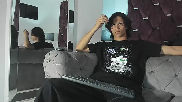 TonyBenedetti online show from April 4, 8:17 pm