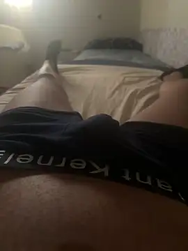 andri020292 online show from July 8, 2:43 pm