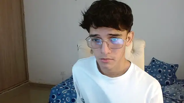noah millerx online show from June 26, 9:06 pm