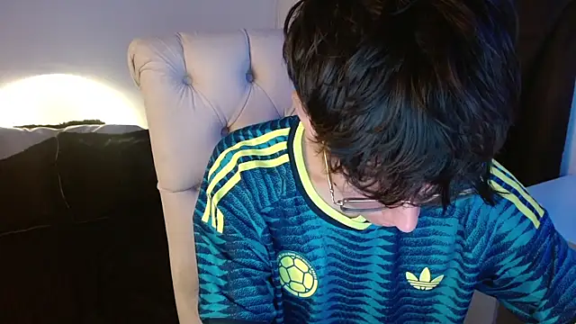 noah millerx online show from July 8, 12:03 am
