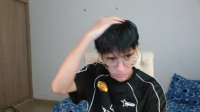 noah millerx online show from June 28, 8:48 pm