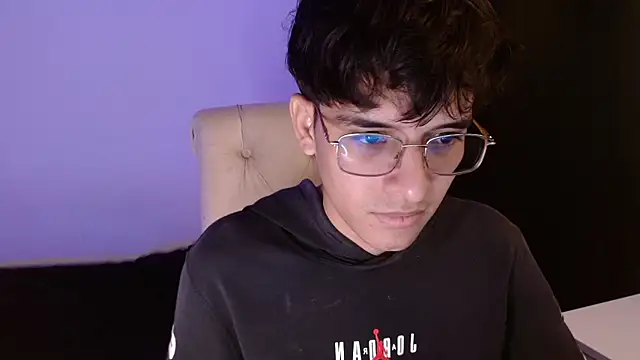 noah millerx online show from July 25, 9:33 pm