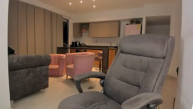 im dantee online show from March 2, 5:08 am