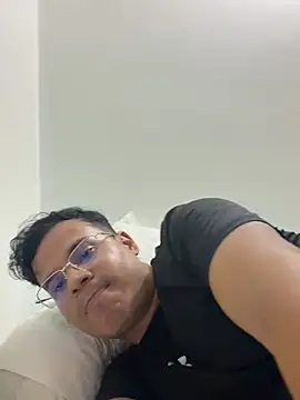 santi acosta online show from February 27, 9:03 pm