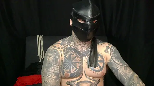 devilWithTats online show from May 31, 8:48 am