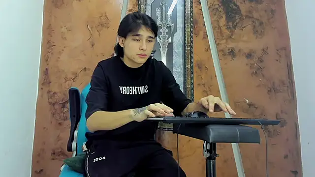 monky 0002 online show from July 15, 3:46 am