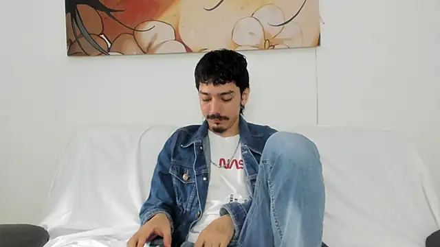 finn jackson online show from April 15, 7:58 pm