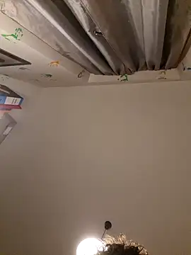 S4l4m1n0 online show from April 18, 2:57 am