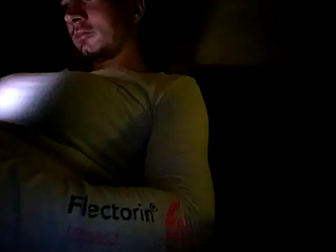 biszexboy97 online show from July 1, 8:20 pm