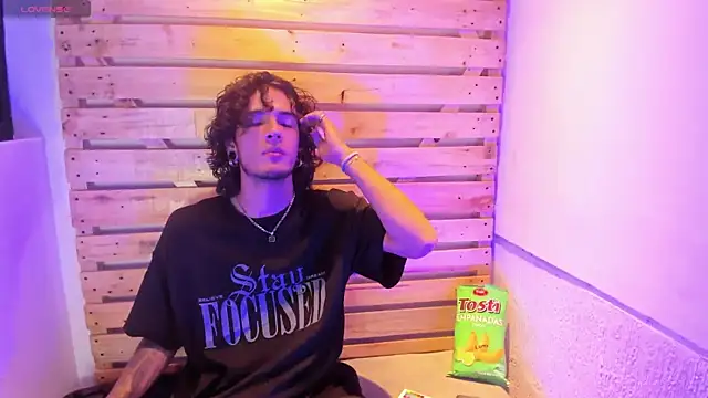 Skinny Mac online show from April 6, 2:18 pm