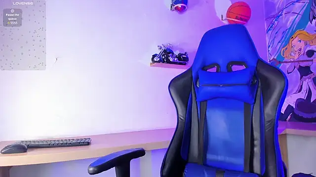 Skinny Mac online show from April 27, 10:37 pm