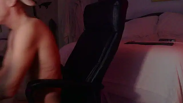 Kristopherbbb online show from April 28, 6:51 am