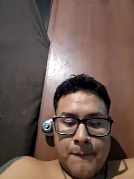 renzohottt online show from April 6, 4:46 am