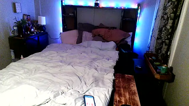 VikingNJosslyn26 online show from March 15, 8:22 am