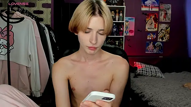 sweet peach    online show from July 18, 4:56 pm