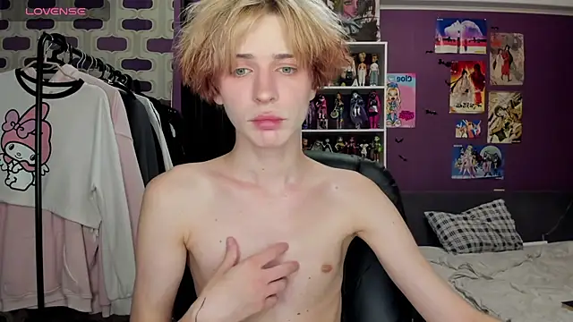 sweet peach    online show from July 14, 7:09 pm