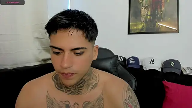 sweetlatinoboy online show from March 16, 2:54 pm