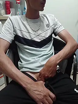 Skinboy06 online show from June 21, 4:45 pm