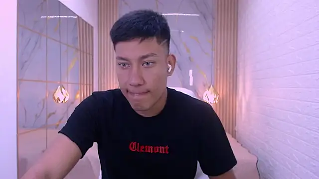 DominantBoy4 online show from March 21, 1:04 pm