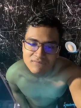ThiagoVega  online show from May 10, 6:04 am