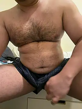 usemehowyoulike96 online show from April 15, 7:58 pm