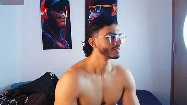 IamAxel03 online show from May 5, 8:09 pm