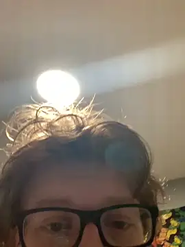 7inchesgothboy online show from March 28, 7:52 am