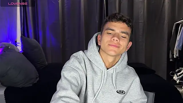 MaxWoolf online show from July 25, 4:59 pm