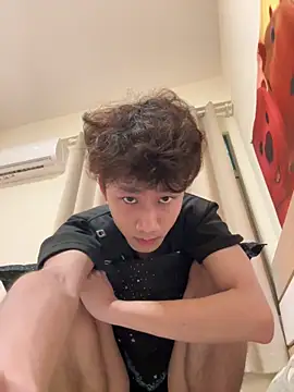 sexyboy-3525 online show from April 11, 7:45 am