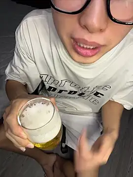 tuanhip online show from May 24, 11:16 am