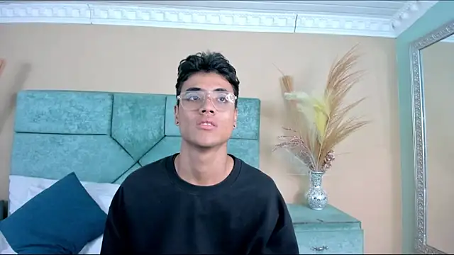 DannTaylor online show from July 18, 8:36 pm