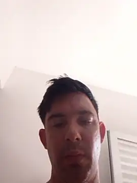 Roger1986  online show from April 5, 3:08 pm