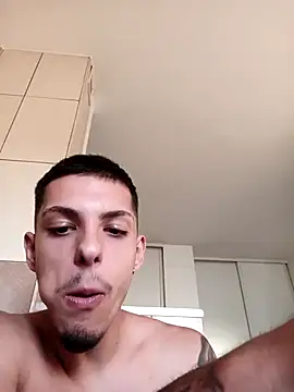 robertmrn112 online show from July 28, 5:34 pm