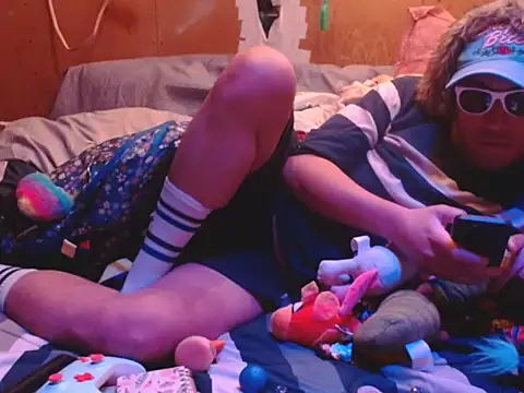 spiZZyToaT online show from April 8, 8:36 am