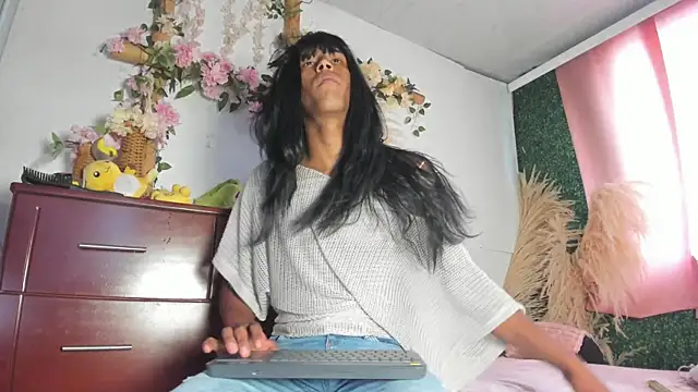 Lexyy lux online show from April 15, 1:44 pm