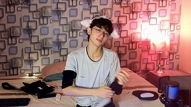 Twink Sebas7 online show from July 25, 7:43 pm