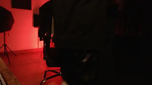 markswitch   online show from April 9, 2:20 am