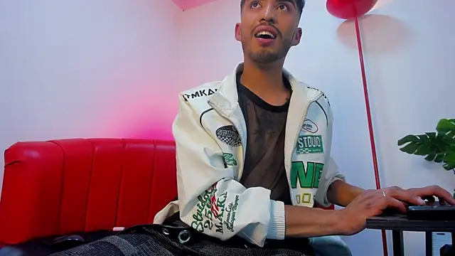 Aziel Jenner online show from April 16, 4:23 am