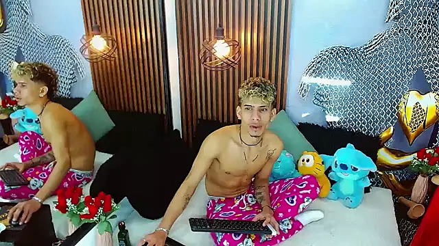 Skinny cute Alyer online show from July 28, 2:19 am