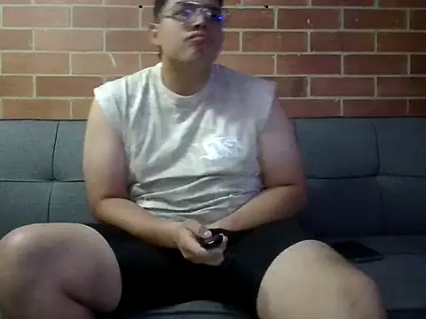 steef0  online show from April 14, 5:29 am