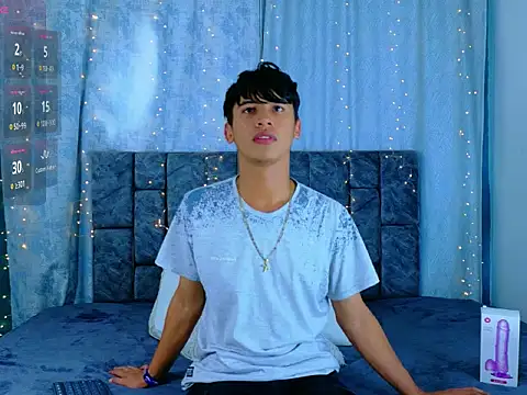 IhanKing online show from May 29, 7:35 pm
