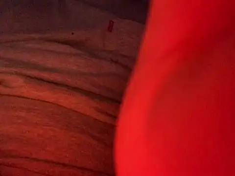 EffefferRm00 online show from April 15, 9:37 pm